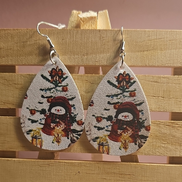 None Jewelry - Faux Leathet Festive Teardrop Earrings with Snowman Design